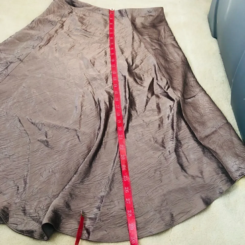 NWT Vince. Asymmetrical Crinkled Satin Skirt Taupe Size Large - Picture 5 of 12